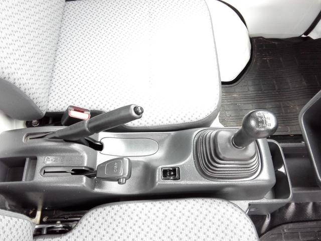 キャリイトラック ＫＣエアコン・パワステ農繁仕様　４ＷＤ　５速ミッション　エアコン　パワステ　三方開　走行１０３０００ｍ　タイミングチェーン　車検９年１２月　内外装クリーニング済（35枚目）