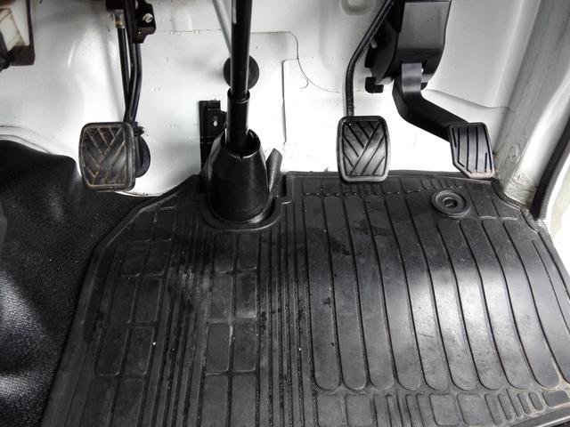 キャリイトラック ＫＣエアコン・パワステ農繁仕様　４ＷＤ　５速ミッション　エアコン　パワステ　三方開　走行１０３０００ｍ　タイミングチェーン　車検９年１２月　内外装クリーニング済（40枚目）