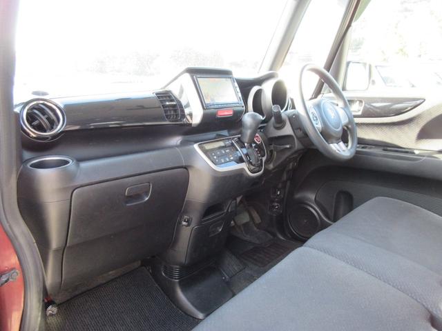 N-BOXカスタム G・Lパッケージ /HDDナビ/Bluetooth/フルセグTV・DVD再生/バックカメラ/片側電動スライド・ドア/両側スライド・ドア/スマートキー/プッシュスタート(11枚目)