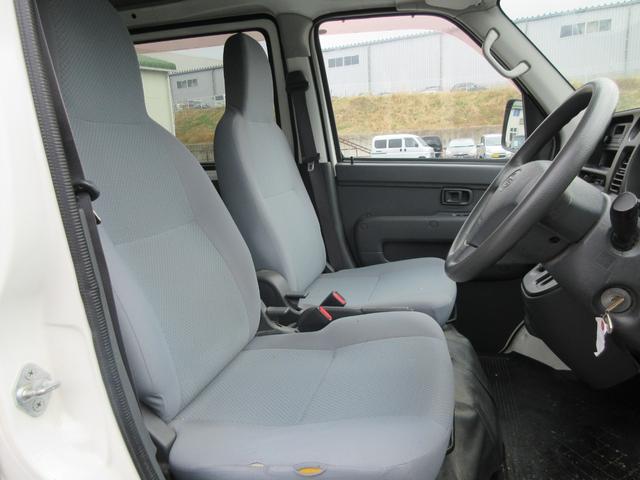 �y�ۏ؂͈̔́z�@�G���W���E�~�b�V�����E�u���[�L���̎�v�ӏ���ۏ؂��܂��B�ۏ؂��󂯂邽�߂ɂ͎ԗ���X���Ɏ�������Œ����K�v������܂��B�C�ӕی����̃��[�h�T�[�r�X���g���Ă����������Ƃ������߂��܂��B