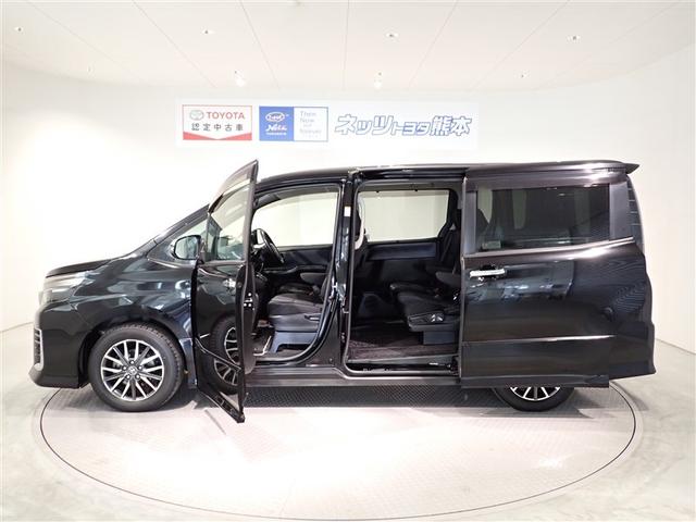 ヴォクシー ZS 煌 地上デジタル TSS 両側パワードア アイドリングストップ車 パワーウィンド 横滑防止 1オーナ DVD可 盗難防止装置 スマートエントリー Bカメラ LEDヘッドライト メモリーナビ 3列シート(4枚目)