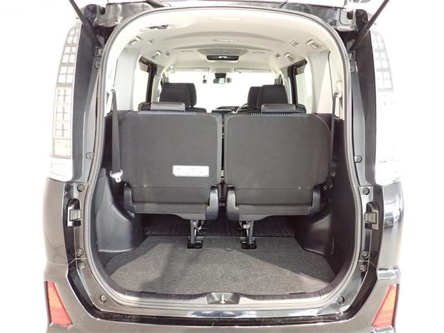 ヴォクシー ZS 煌 地上デジタル TSS 両側パワードア アイドリングストップ車 パワーウィンド 横滑防止 1オーナ DVD可 盗難防止装置 スマートエントリー Bカメラ LEDヘッドライト メモリーナビ 3列シート(7枚目)