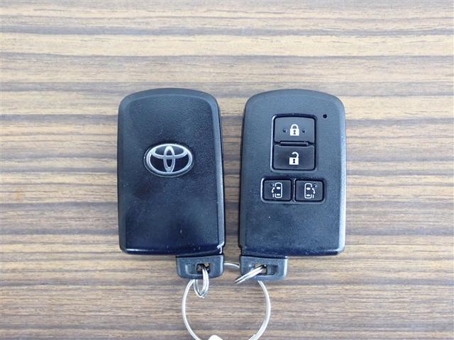 ヴォクシー ZS 煌 地上デジタル TSS 両側パワードア アイドリングストップ車 パワーウィンド 横滑防止 1オーナ DVD可 盗難防止装置 スマートエントリー Bカメラ LEDヘッドライト メモリーナビ 3列シート(29枚目)