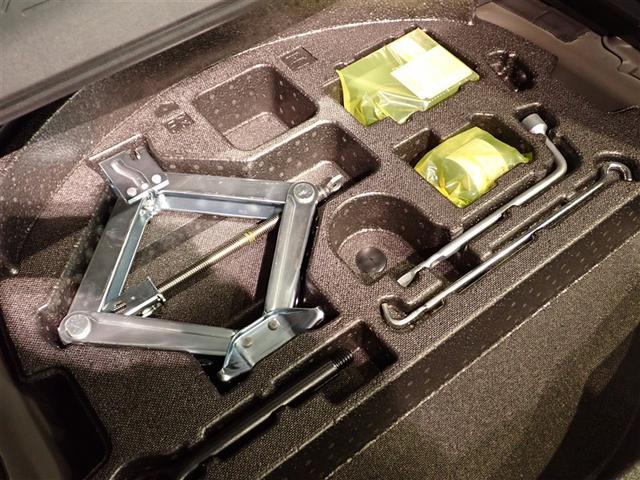 ＲＡＶ４ ハイブリッドＧ　衝突被害軽減装置　テレビ　ワンオーナ－　バックモニター　整備記録簿　地デジＴＶ　ＬＥＤヘッドライト　スマキー　電動シ－ト　ＡＷＤ　パワステ　横滑り防止装置　クルコン　ＡＡＣ　カーテンエアバック　ＡＷ（8枚目）