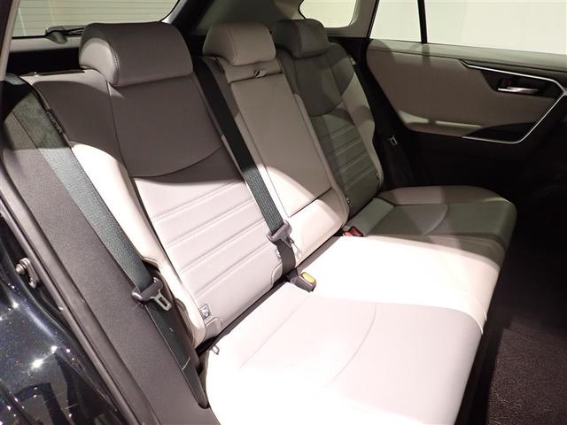 ＲＡＶ４ ハイブリッドＧ　衝突被害軽減装置　テレビ　ワンオーナ－　バックモニター　整備記録簿　地デジＴＶ　ＬＥＤヘッドライト　スマキー　電動シ－ト　ＡＷＤ　パワステ　横滑り防止装置　クルコン　ＡＡＣ　カーテンエアバック　ＡＷ（11枚目）