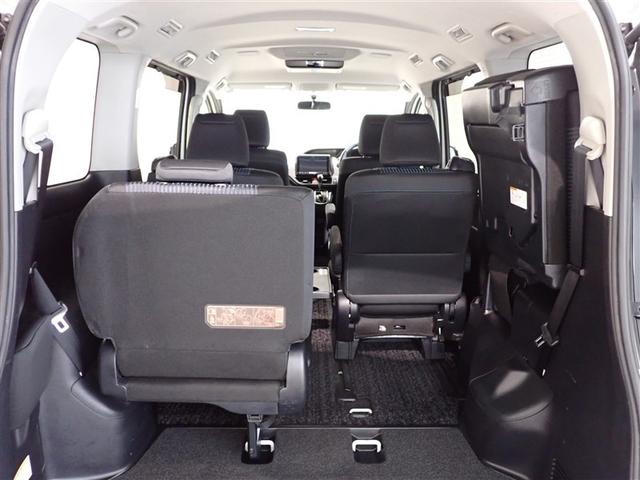 ヴォクシー ＺＳ　煌　地上デジタル　両側パワードア　アイドリングストップ車　パワーウィンド　横滑防止　整備記録簿　ＤＶＤ可　盗難防止装置　スマートエントリー　Ｂカメラ　ＬＥＤヘッドライト　メモリーナビ　３列シート　ＥＴＣ（9枚目）