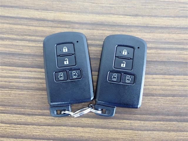 ヴォクシー ＺＳ　煌　地上デジタル　ＴＳＳ　両側パワードア　アイドリングストップ車　パワーウィンド　横滑防止　整備記録簿　ＤＶＤ可　盗難防止装置　スマートエントリー　Ｂカメラ　ＬＥＤヘッドライト　メモリーナビ　３列シート（30枚目）