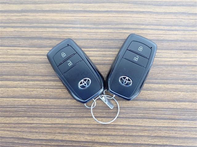 ヤリスクロス ハイブリッドＺ　スマキー　リモコンキー　地上デジタルＴＶ　テレビ　衝突被害軽減ブレーキ　イモビライザー　エアコン　パワーシート　オートクルーズ　アルミホイール　バックガイドモニター　ＬＥＤヘッドライト　１オナ　ＡＢＳ（20枚目）