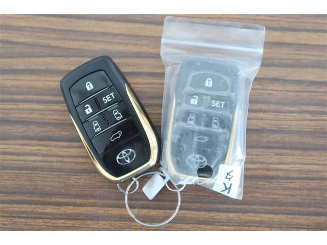 ヴェルファイアハイブリッド Ｚ　ゴールデンアイズ　オートエアコン　記録簿　キーレス　ＥＴＣ車載器　盗難防止システム　ナビＴＶ　クルーズコントロール　Ｂカメラ　４ＷＤ　３列シート　サンルーフ　スマートキー　ＤＶＤ再生　メモリーナビ　パワーシート　ＰＣＳ（25枚目）