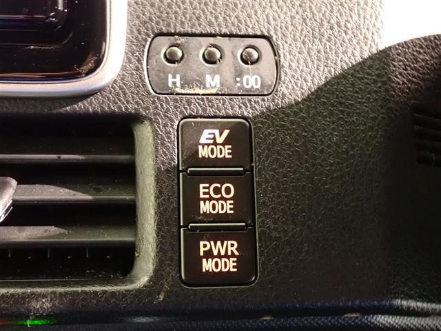 ヴォクシー ハイブリッドＺＳ　プリクラッシュ　スマキー　１オーナー　オートエアコン　ナビＴＶ　ＥＴＣ車載器　イモビ　ＬＥＤヘッドライ　アルミ　地デジ　エアバック　両席エアバック　ＡＢＳ　キーレス　３列シート　メモリーナビ（19枚目）