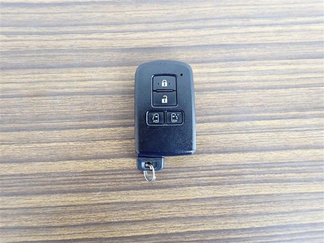 ヴォクシー ＺＳ　煌　地上デジタル　ＴＳＳ　両側パワードア　アイドリングストップ車　パワーウィンド　横滑防止　１オーナ　ＤＶＤ可　盗難防止装置　スマートエントリー　Ｂカメラ　ＬＥＤヘッドライト　メモリーナビ　３列シート（26枚目）