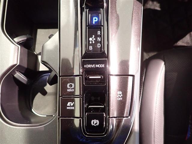 クラウンスポーツ Ｚ　パノラマＳＲ　フルタイム４ＷＤ　運転席パワーシート　ＬＥＤヘッドライト　地デジＴＶ　ＡＷ　クルーズコントロール　ナビＴＶ　パワステ　メモリーナビ　エアバッグ　キーレス　ＡＢＳ　トップビュー　横滑り防止（17枚目）