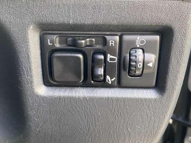 ジムニー ランドベンチャー　４ＷＤ　ターボ　５速マニュアル車　シートヒーター　バックカメラ　ナビ　Ｂｌｕｅｔｏｏｔｈ　キーレス　ＥＴＣ　プライバシーガラス　アルミホイール　電動格納ミラー（14枚目）