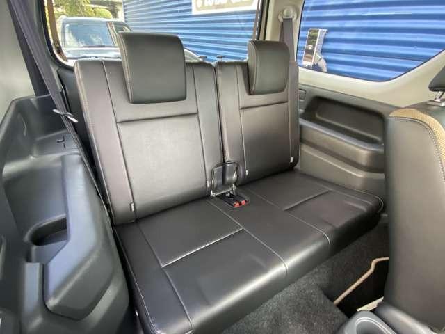 ジムニー ランドベンチャー　４ＷＤ　ターボ　５速マニュアル車　シートヒーター　バックカメラ　ナビ　Ｂｌｕｅｔｏｏｔｈ　キーレス　ＥＴＣ　プライバシーガラス　アルミホイール　電動格納ミラー（16枚目）