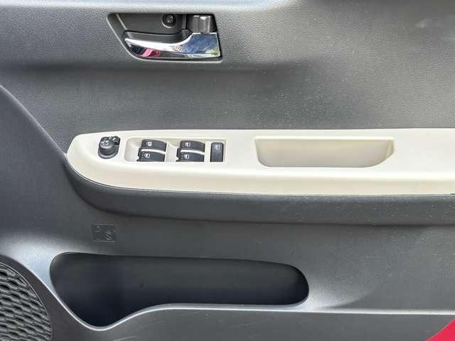 パッソ モーダ　Ｓ　ＥＴＣ　ナビ　Ｂｌｕｅｔｏｏｔｈ　メモリーミュージック　バックカメラ　フルセグＴＶ　ＤＶＤ　オートエアコン　衝突被害軽減ブレーキ　ドライブレコーダー　スマートキー　プッシュスタート（35枚目）