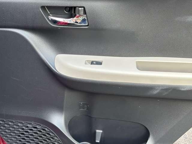 パッソ モーダ　Ｓ　ＥＴＣ　ナビ　Ｂｌｕｅｔｏｏｔｈ　メモリーミュージック　バックカメラ　フルセグＴＶ　ＤＶＤ　オートエアコン　衝突被害軽減ブレーキ　ドライブレコーダー　スマートキー　プッシュスタート（36枚目）