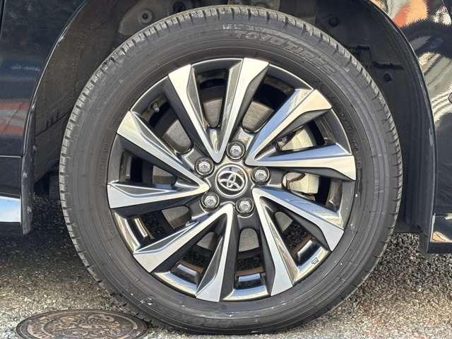 ヴォクシー ハイブリッドＳ－Ｚ　７人乗り　ナビ　Ｂｌｕｅｔｏｏｔｈ　クルーズコントロール　ドラレコ　ＥＴＣ　両側パワースライドドア　シートヒーター　オートヘッドライト　オートマチックハイビーム（5枚目）