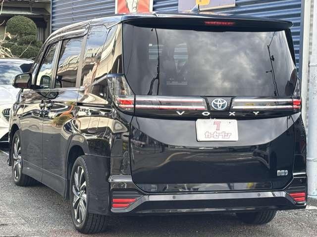 ヴォクシー ハイブリッドＳ－Ｚ　７人乗り　ナビ　Ｂｌｕｅｔｏｏｔｈ　クルーズコントロール　ドラレコ　ＥＴＣ　両側パワースライドドア　シートヒーター　オートヘッドライト　オートマチックハイビーム（8枚目）