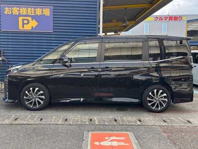 ヴォクシー ハイブリッドＳ－Ｚ　７人乗り　ナビ　Ｂｌｕｅｔｏｏｔｈ　クルーズコントロール　ドラレコ　ＥＴＣ　両側パワースライドドア　シートヒーター　オートヘッドライト　オートマチックハイビーム（11枚目）