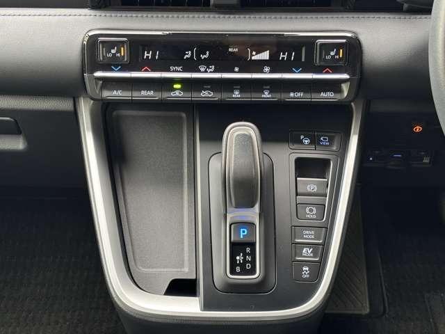 ヴォクシー ハイブリッドＳ－Ｚ　７人乗り　ナビ　Ｂｌｕｅｔｏｏｔｈ　クルーズコントロール　ドラレコ　ＥＴＣ　両側パワースライドドア　シートヒーター　オートヘッドライト　オートマチックハイビーム（19枚目）