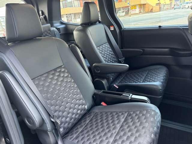 ヴォクシー ハイブリッドＳ－Ｚ　７人乗り　ナビ　Ｂｌｕｅｔｏｏｔｈ　クルーズコントロール　ドラレコ　ＥＴＣ　両側パワースライドドア　シートヒーター　オートヘッドライト　オートマチックハイビーム（33枚目）