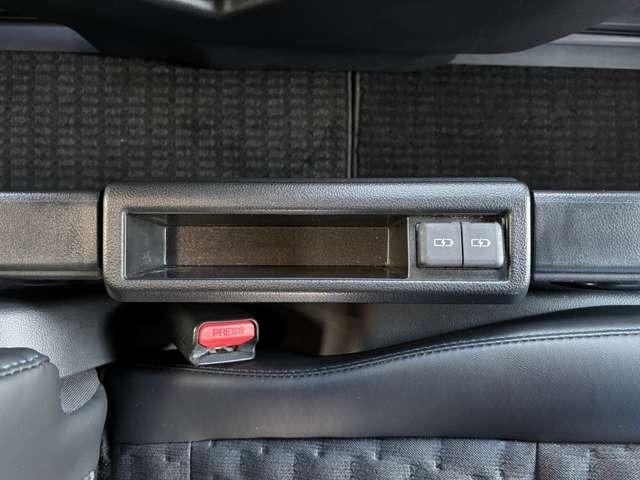 ヴォクシー ハイブリッドＳ－Ｚ　７人乗り　ナビ　Ｂｌｕｅｔｏｏｔｈ　クルーズコントロール　ドラレコ　ＥＴＣ　両側パワースライドドア　シートヒーター　オートヘッドライト　オートマチックハイビーム（34枚目）