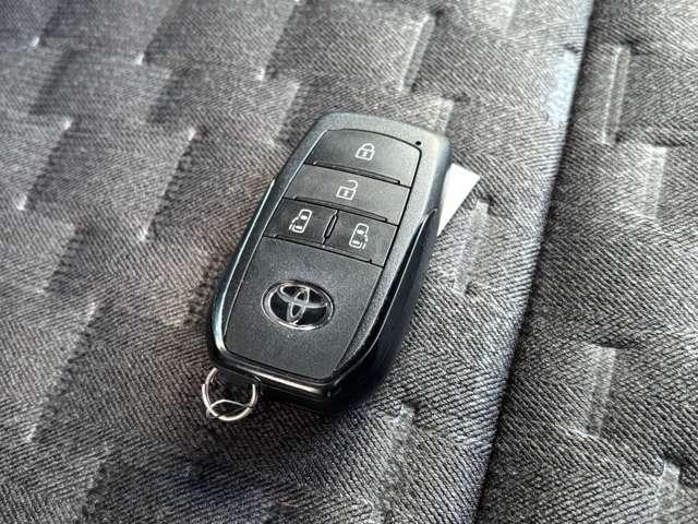 ヴォクシー ハイブリッドＳ－Ｚ　７人乗り　ナビ　Ｂｌｕｅｔｏｏｔｈ　クルーズコントロール　ドラレコ　ＥＴＣ　両側パワースライドドア　シートヒーター　オートヘッドライト　オートマチックハイビーム（51枚目）