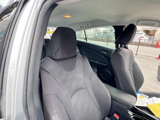 プリウス Ａ　９インチナビ　バックカメラ　運転席パワーシート　ヘッドライトディスプレイ　取説あり　スペアキーあり　ＥＴＣ（21枚目）