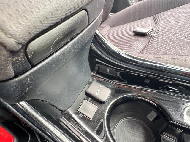 プリウス Ａ　９インチナビ　バックカメラ　運転席パワーシート　ヘッドライトディスプレイ　取説あり　スペアキーあり　ＥＴＣ（27枚目）