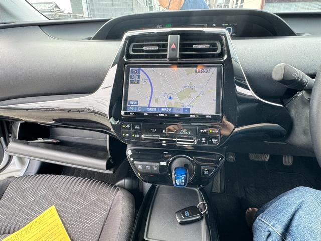 プリウス Ａ　９インチナビ　バックカメラ　運転席パワーシート　ヘッドライトディスプレイ　取説あり　スペアキーあり　ＥＴＣ（31枚目）