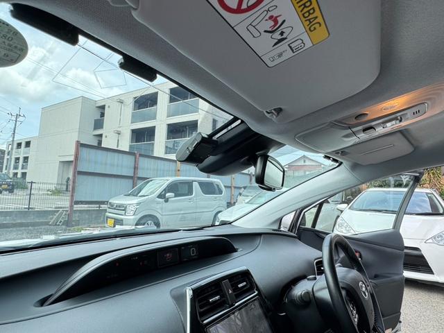 プリウス Ａ　９インチナビ　バックカメラ　運転席パワーシート　ヘッドライトディスプレイ　取説あり　スペアキーあり　ＥＴＣ（45枚目）