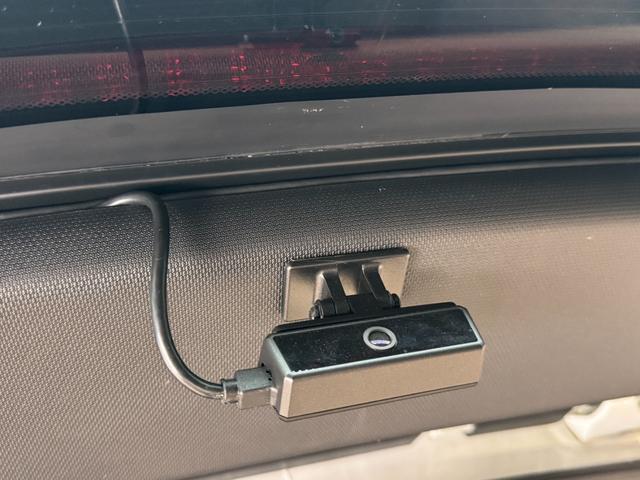 3シリーズ 318iツーリング Mスポーツ エディションシャドー ディスプレイメーター・シートヒーター・レザーシート・19インチアルミ・ドライブレコーダー・電動リアゲート(7枚目)