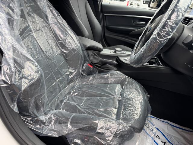 3シリーズ 318iツーリング Mスポーツ エディションシャドー ディスプレイメーター・シートヒーター・レザーシート・19インチアルミ・ドライブレコーダー・電動リアゲート(31枚目)