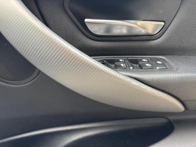 3シリーズ 318iツーリング Mスポーツ エディションシャドー ディスプレイメーター・シートヒーター・レザーシート・19インチアルミ・ドライブレコーダー・電動リアゲート(37枚目)