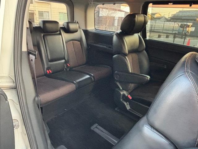 �V�l���Ȃ̂Ŏԓ��͍L�X�ł�