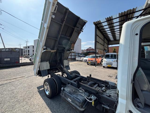キャンター ダンプ　ダンプ　あおりあり　荷台あおりと運転席後ろ縞鋼板あり運転席助手席ビニールあり　メッキパーツ　ＥＴＣ　ディーゼル（11枚目）