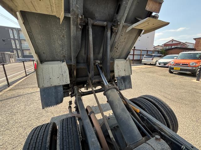 キャンター ダンプ　ダンプ　あおりあり　荷台あおりと運転席後ろ縞鋼板あり運転席助手席ビニールあり　メッキパーツ　ＥＴＣ　ディーゼル（18枚目）