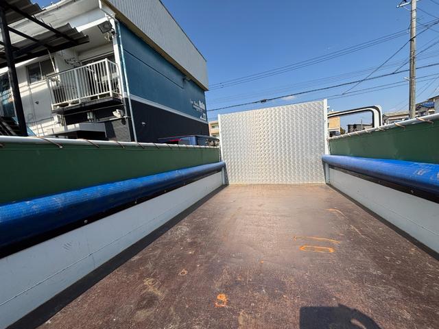 キャンター ダンプ　ダンプ　あおりあり　荷台あおりと運転席後ろ縞鋼板あり運転席助手席ビニールあり　メッキパーツ　ＥＴＣ　ディーゼル（28枚目）