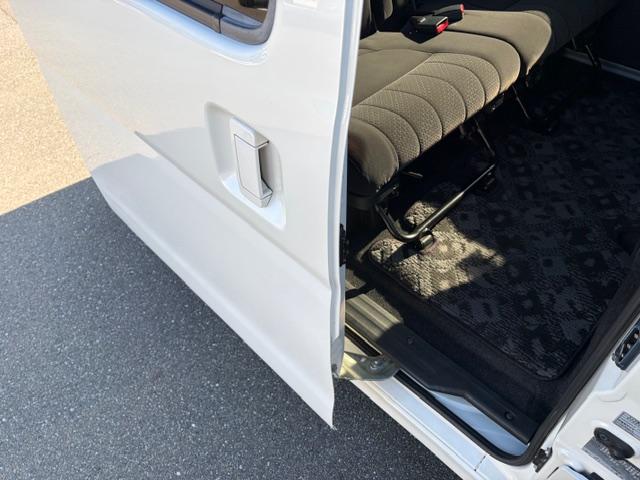 ���E�㕔�h�A�J�����d��