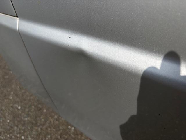 サンバートラック ＴＢ　５速マニュアル　４ＷＤ　三方開（27枚目）