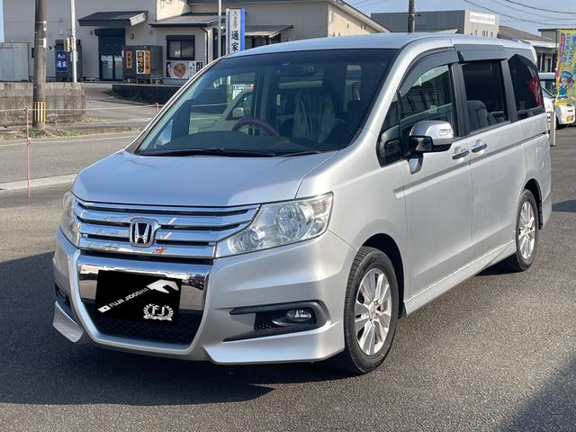 ステップワゴンスパーダ Ｚ　リア両側パワースライドドア／スマートキーシステム２個／（3枚目）