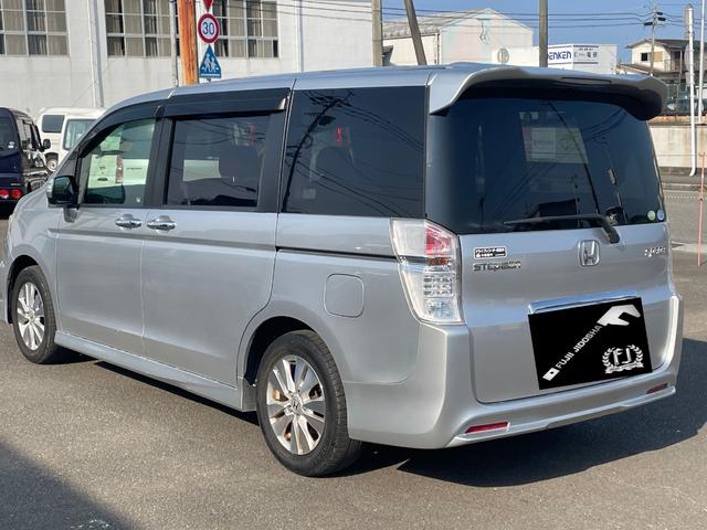 ステップワゴンスパーダ Ｚ　リア両側パワースライドドア／スマートキーシステム２個／（9枚目）