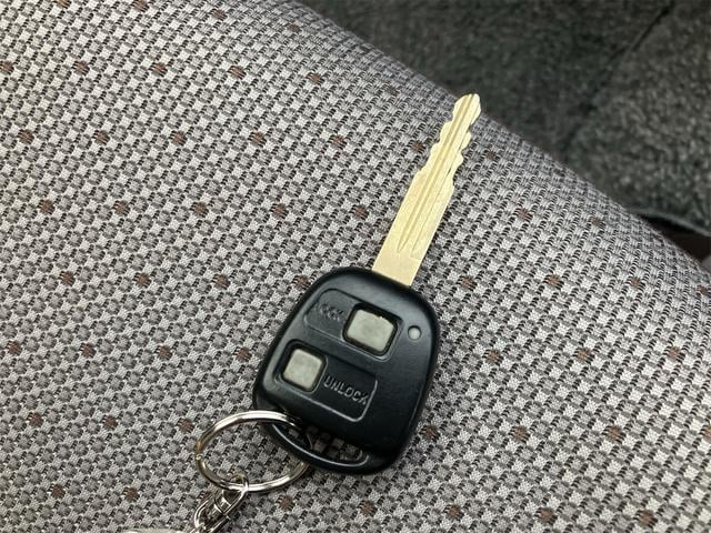 パッソ Ｘ　アイドリングストップ　ナビ地デジＴＶ　Ｂｌｕｅｔｏｏｔｈ　キーレスエントリー　ＥＴＣ　電動格納ドアミラー　コーナーセンサー　横滑り防止装置　レンタＵＰ（8枚目）