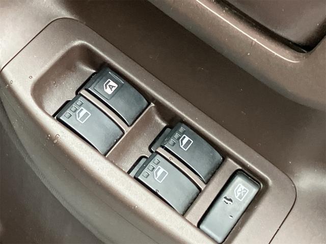 パッソ Ｘ　アイドリングストップ　ナビ地デジＴＶ　Ｂｌｕｅｔｏｏｔｈ　キーレスエントリー　ＥＴＣ　電動格納ドアミラー　コーナーセンサー　横滑り防止装置　レンタＵＰ（12枚目）