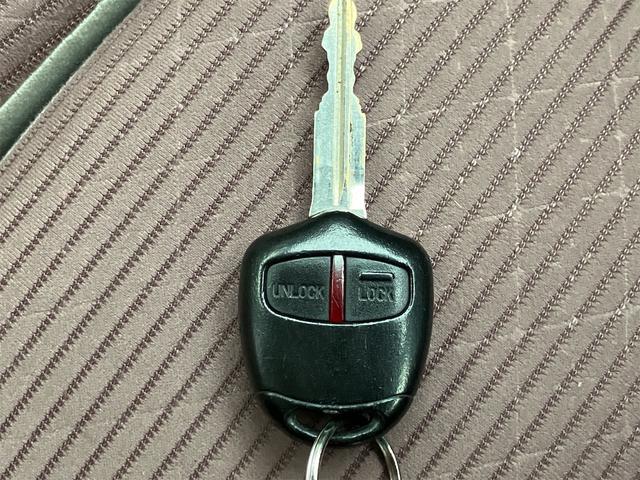 ｅＫワゴン Ｍ　ｅ－アシスト　衝突軽減ブレーキ　アイドリングストップ　横滑り防止装置　ドライブレコーダー　キーレスエントリー　ＥＴＣ　ＣＤデッキ　ベンチシート　シートヒーター　電動格納ドアミラー　車検令和９年９月　レンタＵＰ（8枚目）