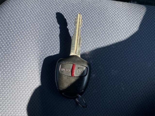 ミニキャブバン ブラボー　ＥＴＣ　キーレスエントリー　ＣＤデッキ　オートマ車　両側スライドドア　ＡＢＳ　運転席助手席エアバック　走行５３０００ｋｍ（5枚目）