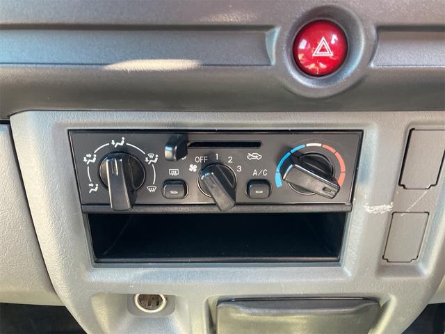 ミニキャブバン ブラボー　ＥＴＣ　キーレスエントリー　ＣＤデッキ　オートマ車　両側スライドドア　ＡＢＳ　運転席助手席エアバック　走行５３０００ｋｍ（7枚目）