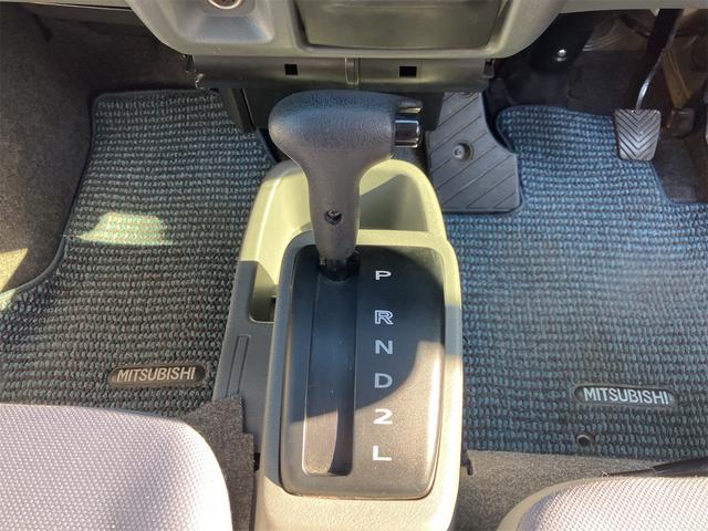 ミニキャブバン ブラボー　ＥＴＣ　キーレスエントリー　ＣＤデッキ　オートマ車　両側スライドドア　ＡＢＳ　運転席助手席エアバック　走行５３０００ｋｍ（8枚目）