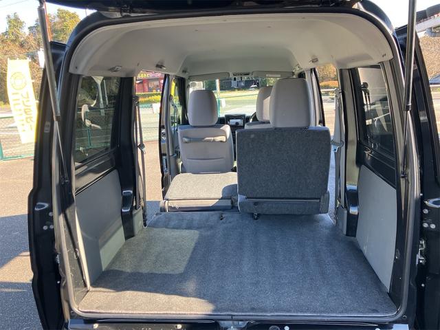 ミニキャブバン ブラボー　ＥＴＣ　キーレスエントリー　ＣＤデッキ　オートマ車　両側スライドドア　ＡＢＳ　運転席助手席エアバック　走行５３０００ｋｍ（19枚目）