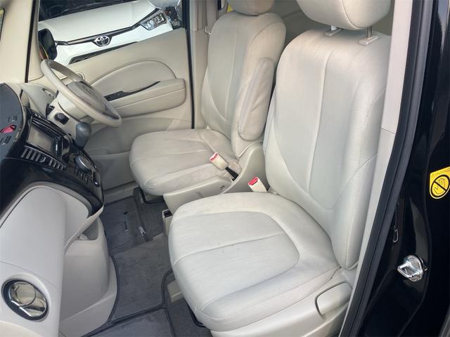 ���W����ɂ����ÎԂ�W�����Ă���܂��B